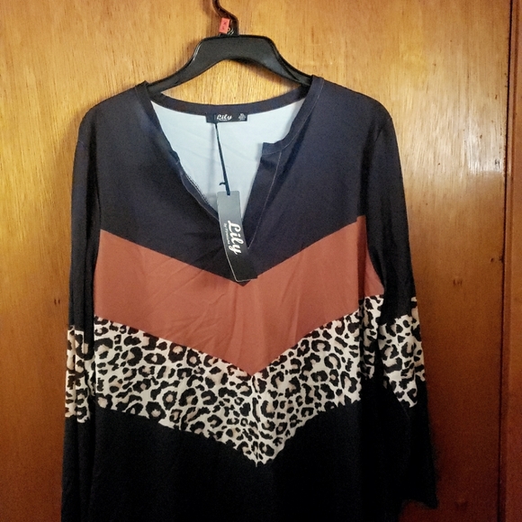 LILY BLACK LEOPARD & COLOR BLOCK THREE-QUARTER SLEEVE NOTCH NECK TOP - XL/16W - Picture 2 of 2